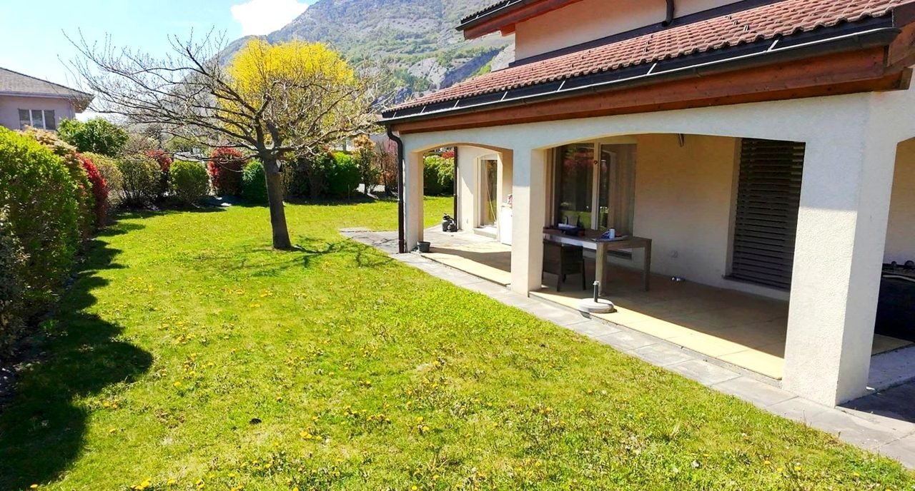 Villa individuelle, vue Alpes · jardin 904 m² · photo 5